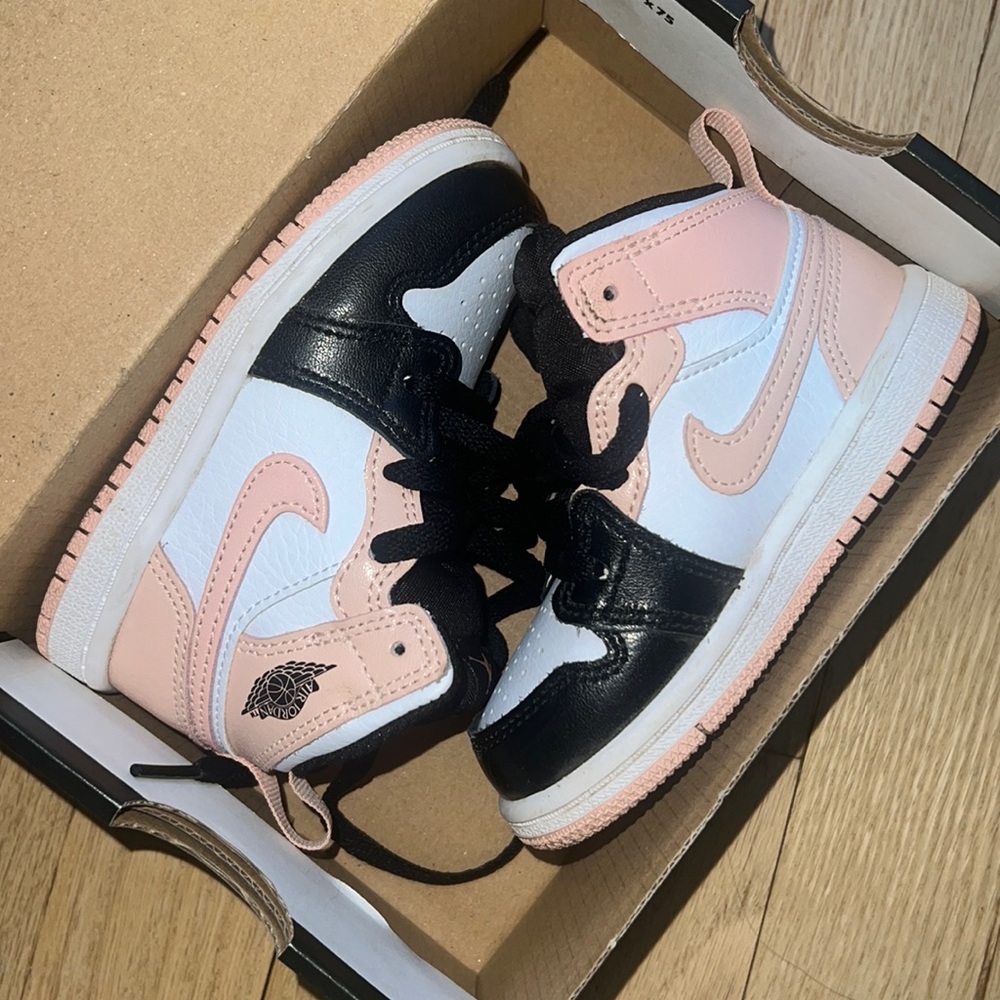 Jordan 1 Mid TD White Arctic Orange Black